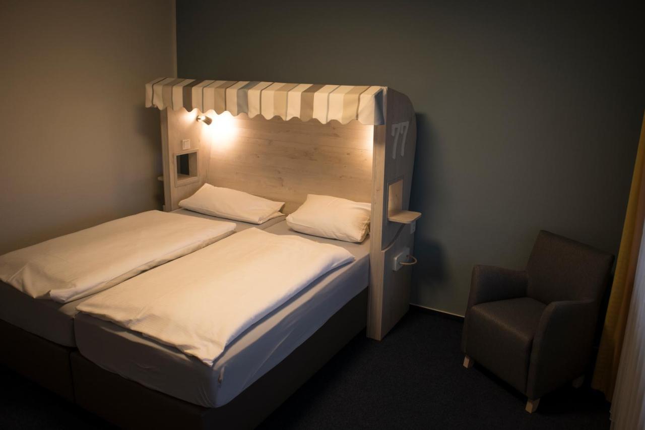 Hotel Am Friesenstrand Тосенс Екстериор снимка